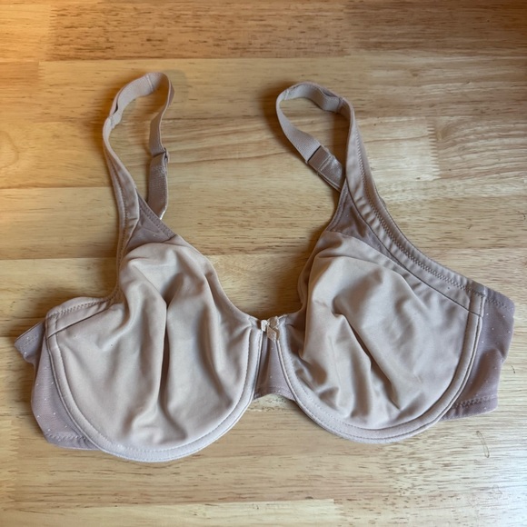 Wacoal Other - Wacoal Nude Lightweight‎ Swiss Dot Underwire Bra